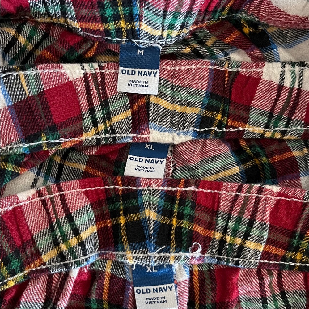 Set of 3 Unisex Christmas Pj bottoms & 3 Lampoon’s Christmas Vacation Tees. - Picture 5 of 12